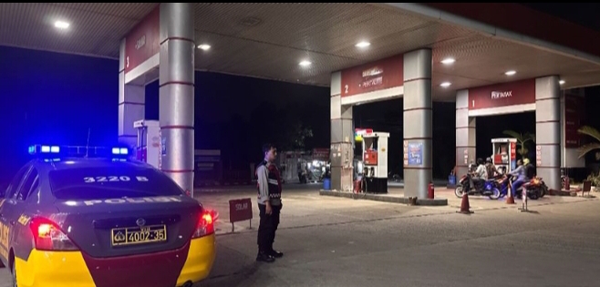 Patroli PREKAT Malam Polsek Telukjambe Barat Sasaran SPBU Wanasari