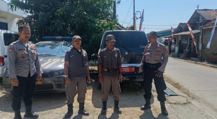 Patroli Prekat Polsek Jatisari Ajak Warga Kalijati Kerjasama Jaga Kamtibmas