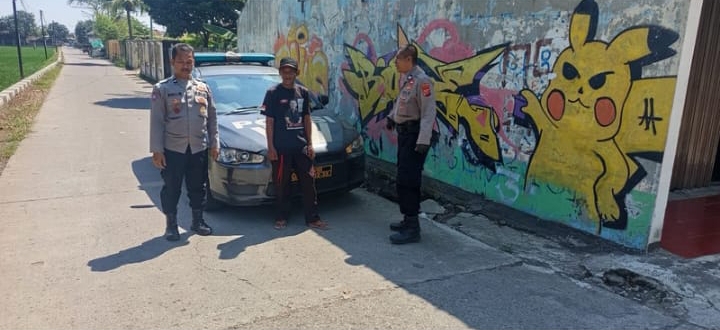 Personil Polsek Jatisari Patroli Dialog Sambangi Warga Balonggandu