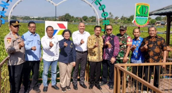 Kapolsek Klari Pimpin Pengamanan Verifikasi dan Peninjauan Lapangan Calon Penerima Tanda Kehormatan Satyalancana Pembangunan di Danau Cinta