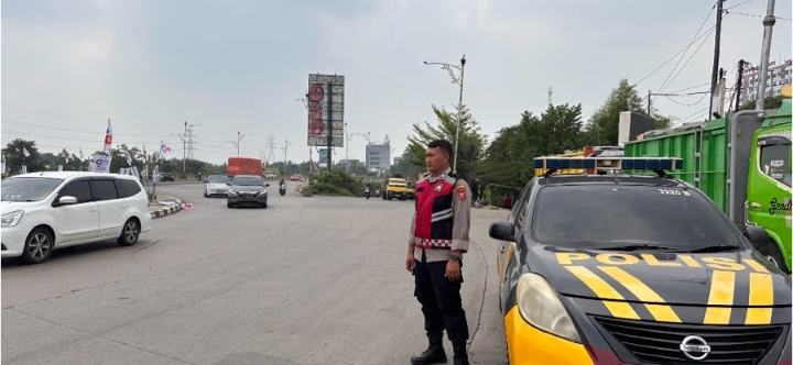 Patroli Polsek Telukjambe Barat Antisipasi Gukamtibmas Sasaran Bunderan Novotel