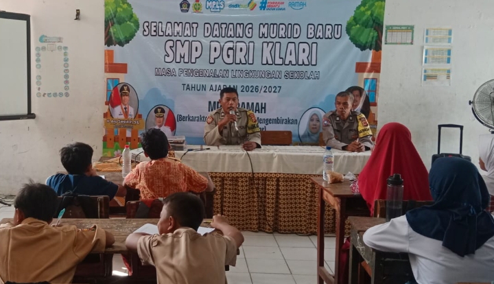 Polsek Klari Jadi Pemateri MPLS di SMK PGRI Klari, Bekali Pelajar Dampak Bahaya NAPZA