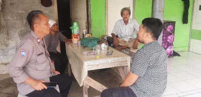 Upaya Preventif Polsek Telukjambe Barat Berikan Edukasi Meningkatnya Risiko Kebakaran Akibat Cuaca Panas
