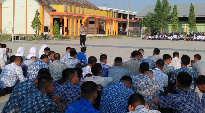 Personel Polsek Telagasari Menjadi Pemateri MPLS di SMK PGRI Telagasari, Sosialisasikan Pencegahan Pelecehan Seksual, Bullying, dan Anti Kekerasan