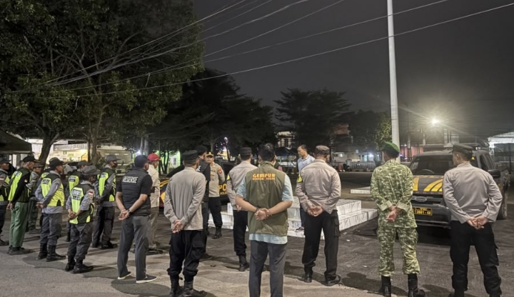 Kapolsek Klari Pimpin Apel Gabungan 3 Pilar Dalam Rangka Persiapan Patroli Skala Besar di Wilayah Klari