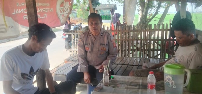Patroli Polsek Telukjambe Barat, Sambangi Warga Dusun Kobakmanyar