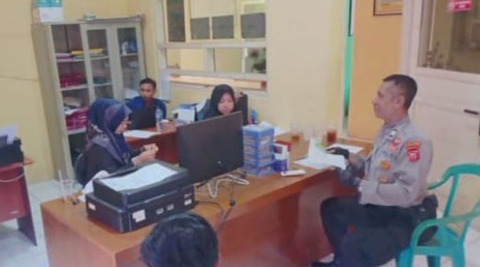 Cegah KDRT dan TPPO, Bhabinkamtibmas Desa Barugbug Polsek Jatisari Berikan Edukasi Warga 