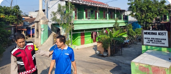 Patroli Polsek Telukjambe Barat, Sambangi Warga Karangmulya