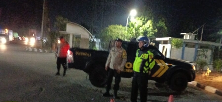 Untuk memberikan Rasa aman dan nyaman kepada Masyarakat, Polsek Jatisari Laksanakan Giat Patroli malam Hari