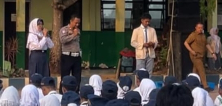 Panit Lantas Polsek Jatisari Tanamkan Tertib Lalu Lintas kepada Pelajar Lewat MPLS ‎