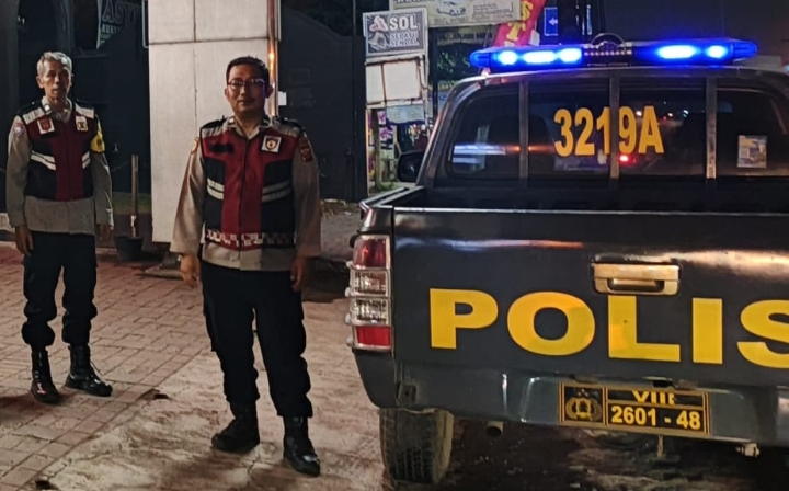 Patroli PREKAT Polsek Klari Perkuat Pengamanan di Kantor Bank BNI ‎ ‎