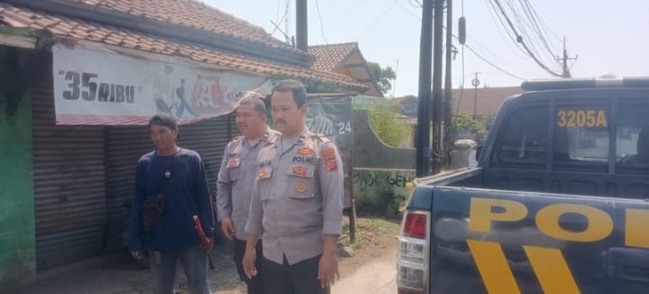 Antisipasi Gangguan Kamtibmas, Personil Polsek Jatisari Laksanakan Patroli di Parkiran RM Sambel Pedas