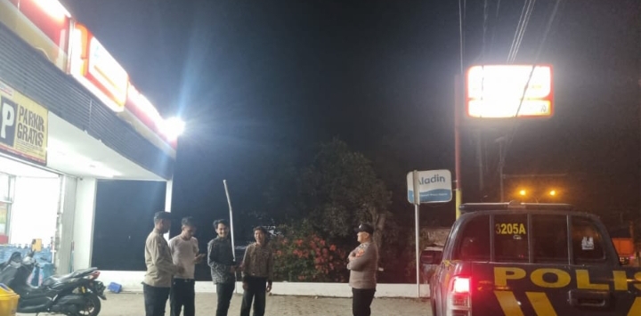 Polsek Jatisari Laksanakan Giat Patroli malam Pastikan Alfamart Aman dan Kondusif ‎