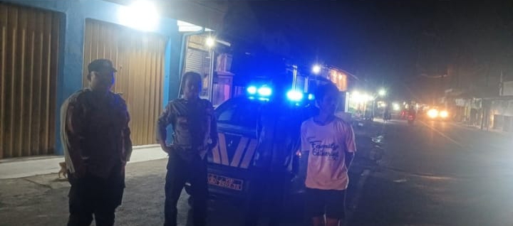 Antisipasi Gangguan Kamtibmas, Polsek Jatisari Lakukan Patroli Blue Light Malam, Sasar Jalan Raya Pantura