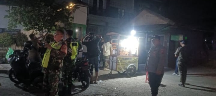 Patroli KRYD Gabungan Polsek Jatisari Sambangi Warga Perum Bumi Cikampek Baru