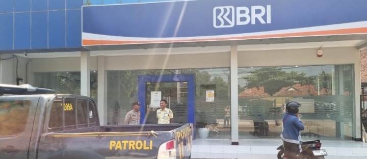 Polsek Jatisari Lakukan Patroli KRYD Siang Pastikan Situasi Bank BRI dan ATM Aman dan Kondusif
