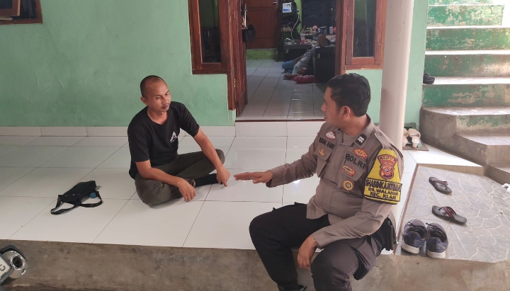 Bhabinkamtibmas Desa Walahar Polsek Klari Edukasi Pencegahan TPPO