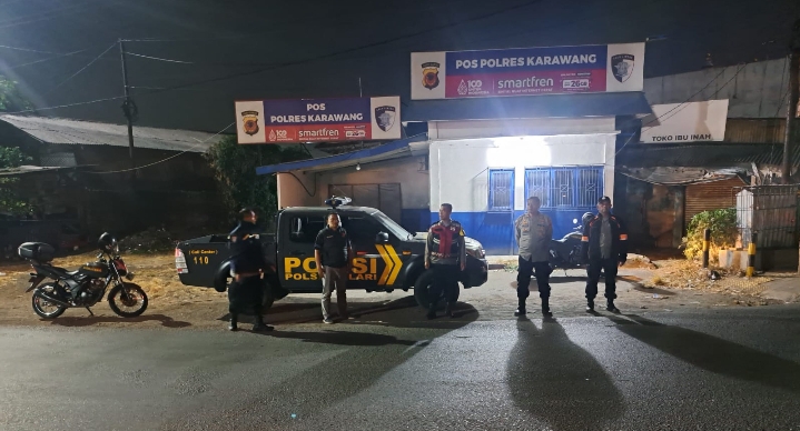 Antisipasi Gangguan Kamtibmas di Lampu Merah Klari, Polsek Klari Lakukan Patroli Malam