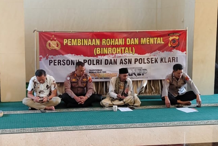 Polsek Klari Gelar Binrohtal, Perkuat Keimanan Personel dalam Memberikan Pelayanan Prima ke Masyarakat