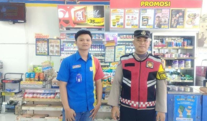 Giat Patroli Perekat Supermarket Indomaret Gempol Guna Antisipasi Kejahatan