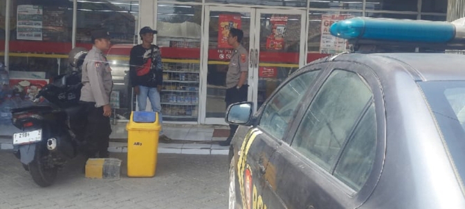 Antisipasi Gangguan Kamtibmas, Polsek Jatisari Lakukan Patroli KRYD Siang, Sasar Juru Parkir Alfamart