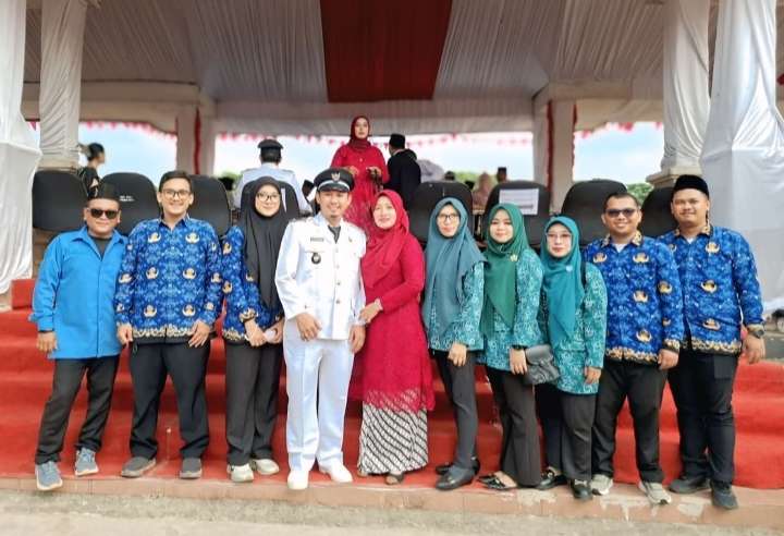 Pemdes Jomin Barat Tampil Kompak dan Penuh Khidmat di HUT ke-81 RI