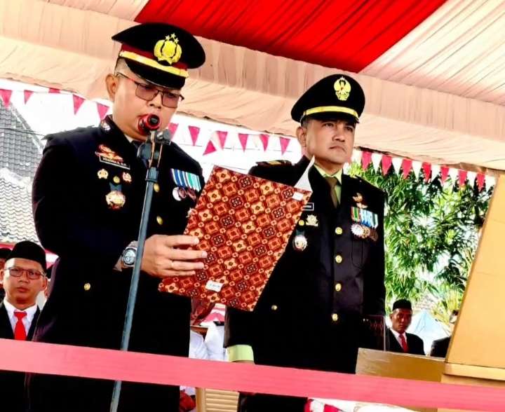 Wajah Sinergitas Kotabaru, Kapolsek dan Danramil Bersama di Mimbar Kehormatan HUT RI ke-81