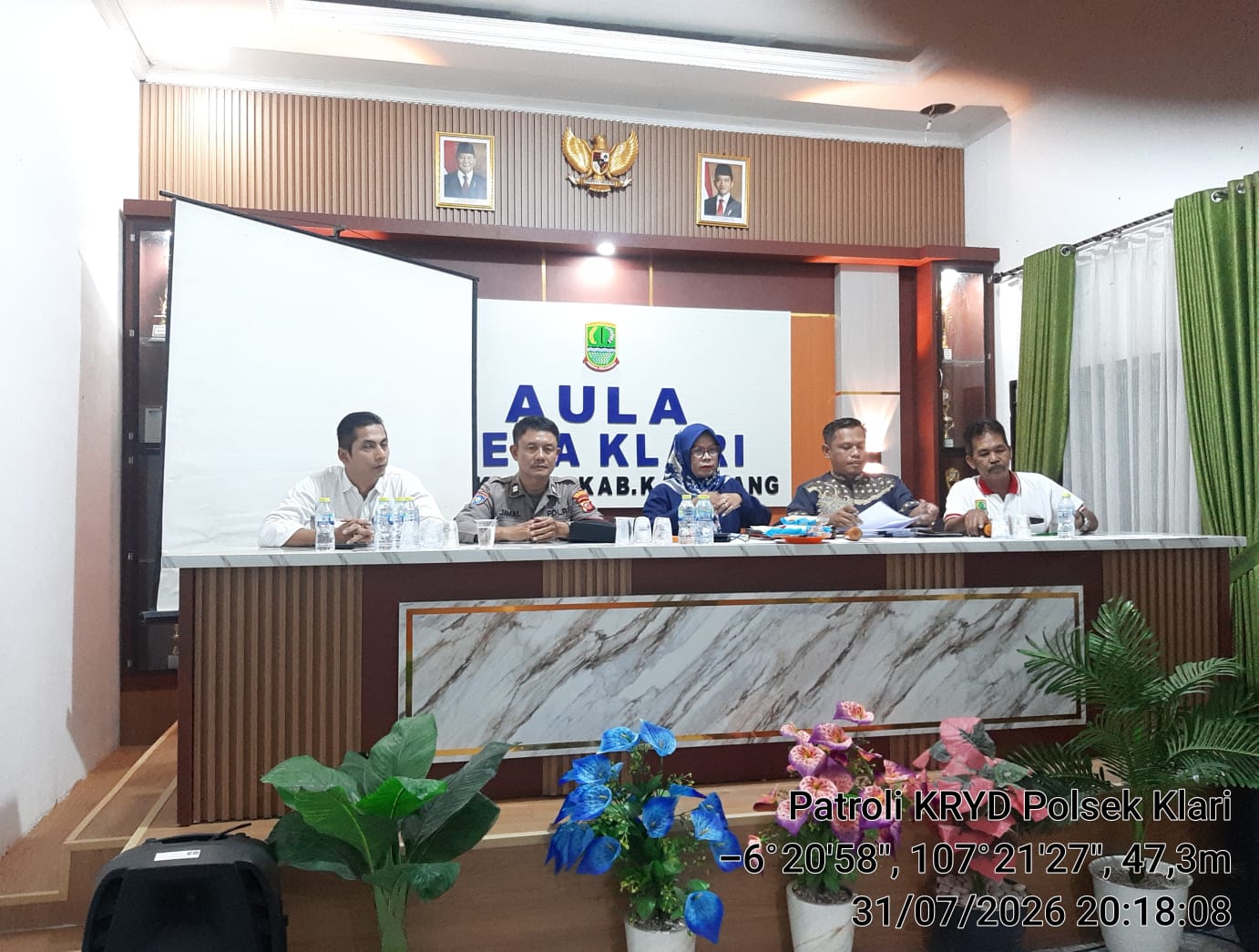 Bhabinkamtibmas Polsek Klari Hadiri Penetapan Nomor Urut Calon BPD Desa Klari