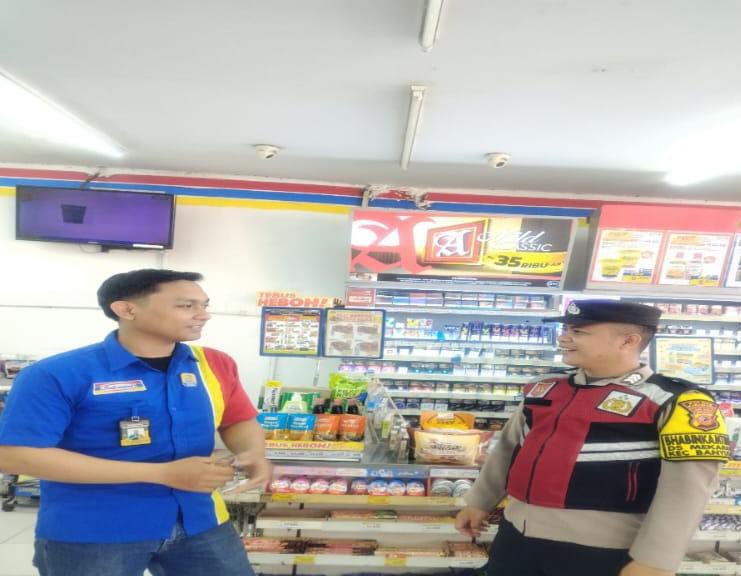 Giat Patroli Perekat Supermarket Indomaret Gempol Guna Antisipasi Kejahatan