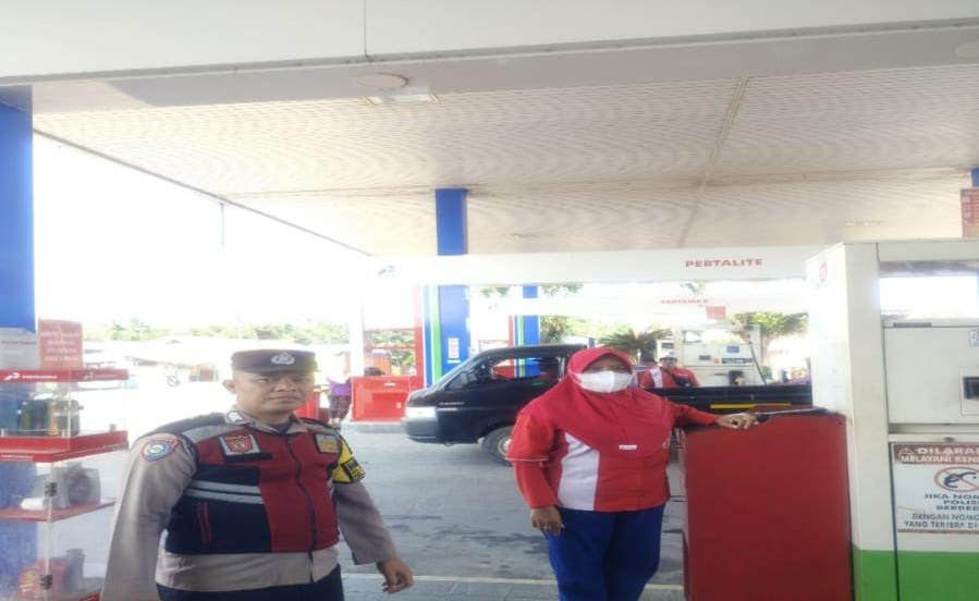 Kunjungi SPBU Gempol Patroli Prekat Polsek Banyusari di Siang Hari
