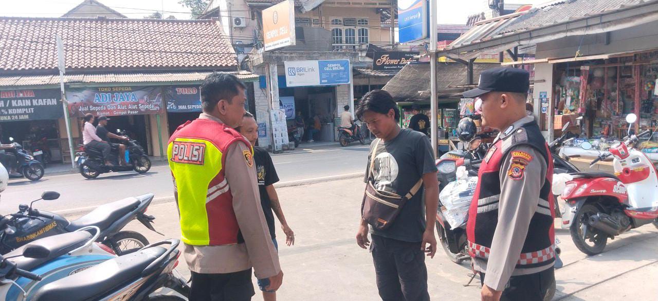 Prekat Polsek Banyusari Sosialisasikan Bahaya TPPO