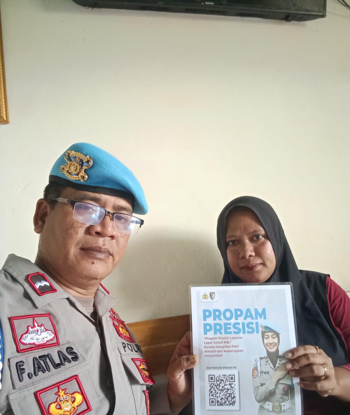 Polsek Banyusari Melaksanakan Giat Sosialisasi QR Barcode ke Masyarakat Pengaduan ke Divisi Propam Polri Bidpropam Polda Jabar