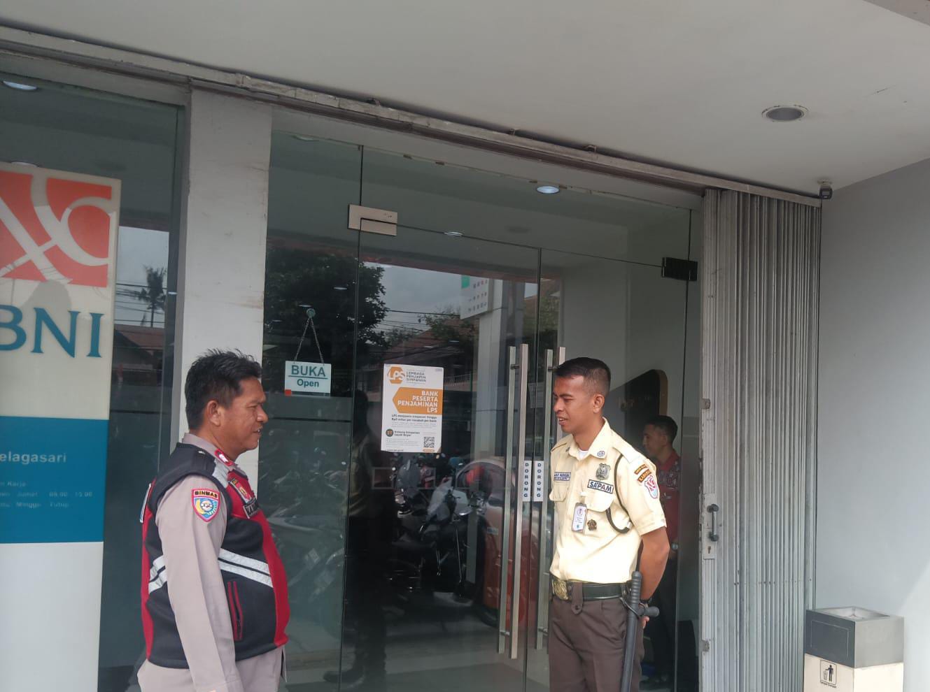 Personil Polsek Telagasari Laksanakan Patroli Rutin di Sekitar Bank dan Objek Vital Antisipasi Gangguan Kamtibmas