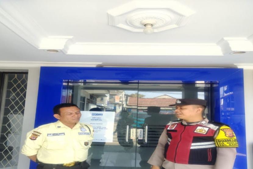 Kunjungi BRI Gempol Patroli Prekat Polsek Banyusari di Siang Hari