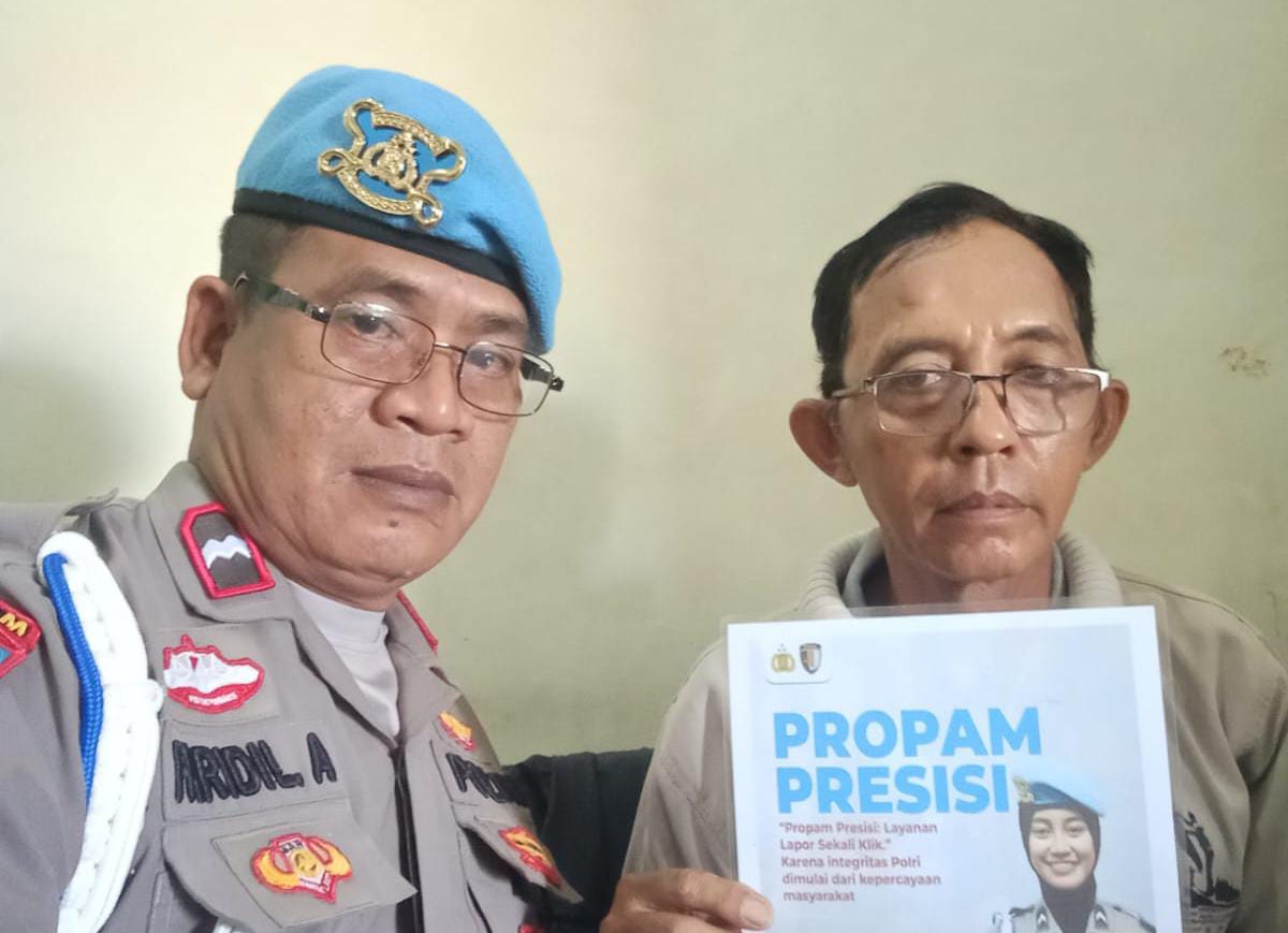 Polsek Banyusari Melaksanakan Giat Sosialisasi QR Barcode ke Masyarakat Pengaduan ke Divisi Propam Polri Bidpropam Polda Jabar