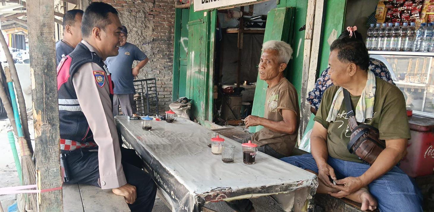 Bhabinkamtibmas Polsek Telagasari Sebar Himbauan Waspada TPPO Kepada Masyarakat