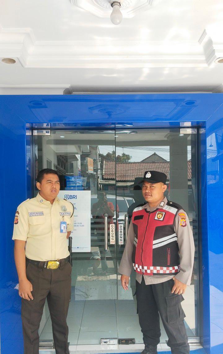 Kunjungi BRI Gempol Patroli Prekat Polsek Banyusari di Siang Hari