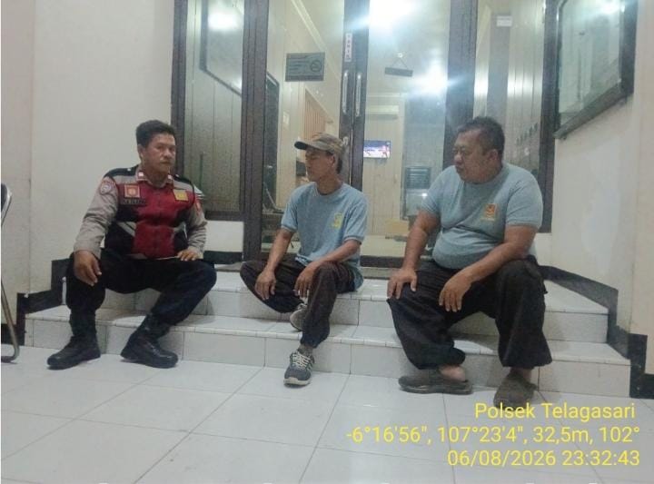 Bhabinkamtibmas Polsek Telagasari Jaga Keamanan Bersama Warga Waspada Gukamtibmas