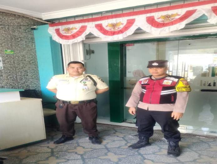 Kunjungi Pegadaian Gempol Patroli Prekat Polsek Banyusari di Siang Hari