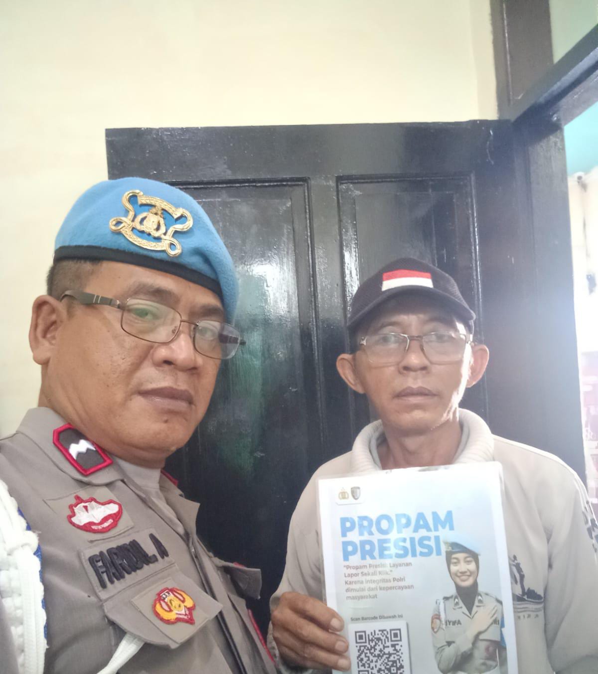Polsek Banyusari Melaksanakan Giat Sosialisasi QR Barcode ke Masyarakat Pengaduan ke Divisi Propam Polri Bidpropam Polda Jabar