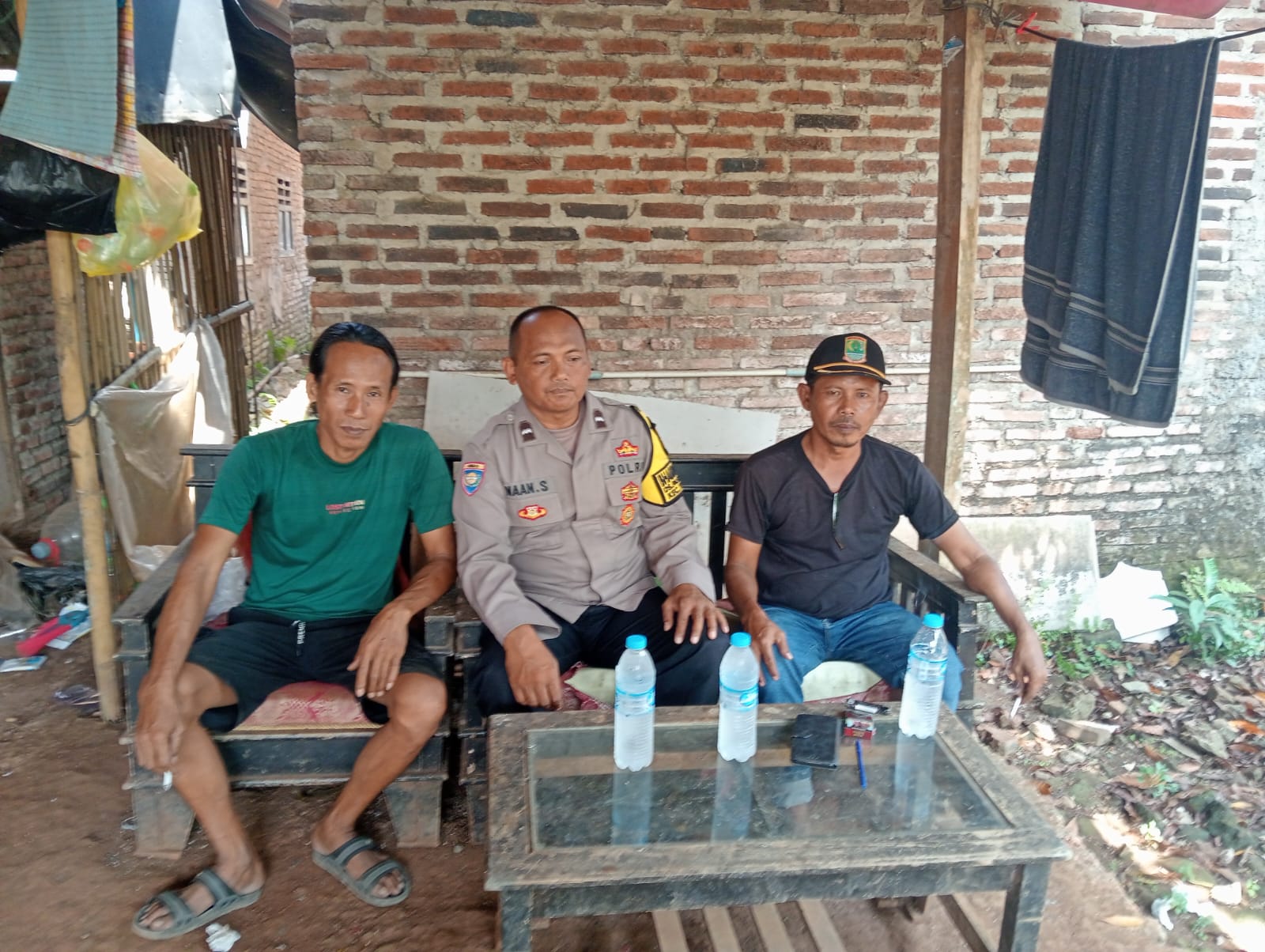 Bhabinkamtibmas Polsek Telagasari Sambangi Warga Untuk Sampaikan Himbauan TPPO