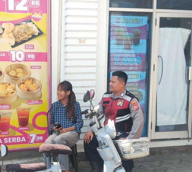 Prekat Polsek Banyusari Sosialisasikan Bahaya TPPO