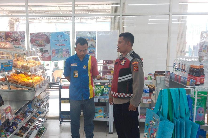 Giat Patroli Perekat Supermarket Indomaret Gempol Guna Antisipasi Kejahatan