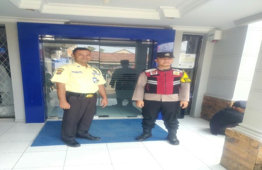 Kunjungi BRI Gempol Patroli Prekat Polsek Banyusari di Siang Hari