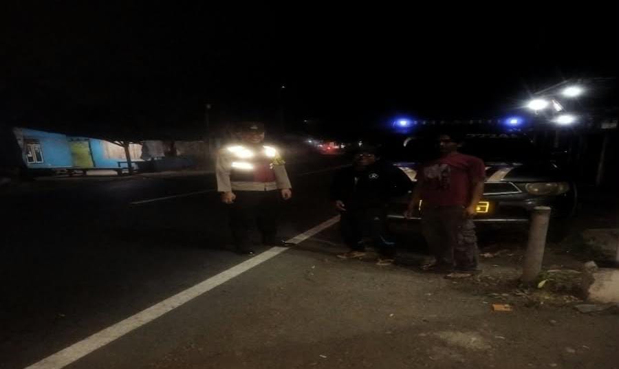 Giat Patroli Perekat Supermarket Alfamart Gempol Guna Antisipasi Kejahatan
