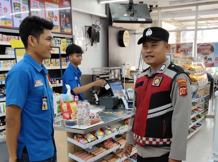 Giat Patroli Perekat Supermarket Indomaret Gempol Guna Antisipasi Kejahatan