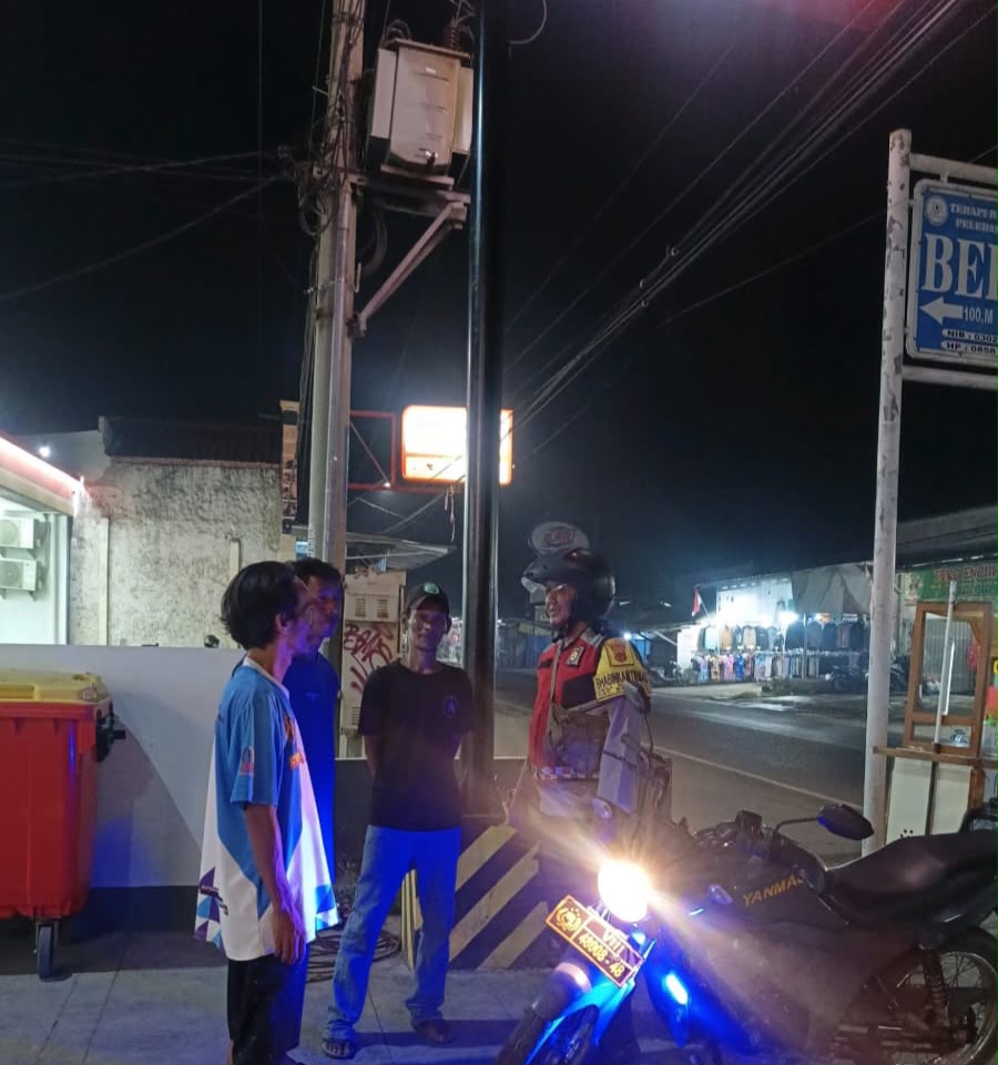 Prekat Polsek Banyusari Giat Patroli Jalan Raya Antisipasi Kejahatan