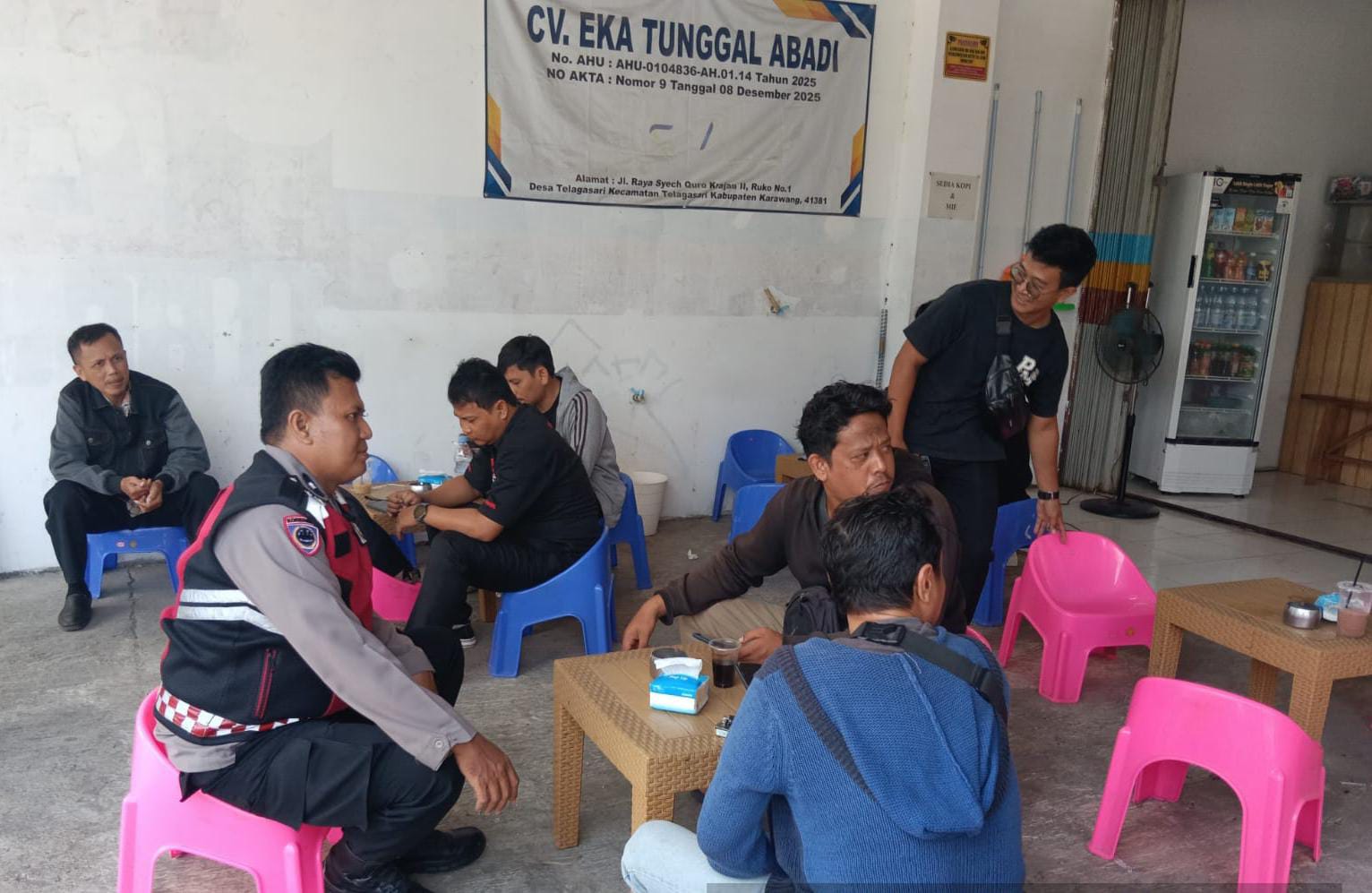 Bhabinkamtibmas Polsek Telagasari Sebar Himbauan Cegah Kenakalan Remaja Kepada Masyarakat