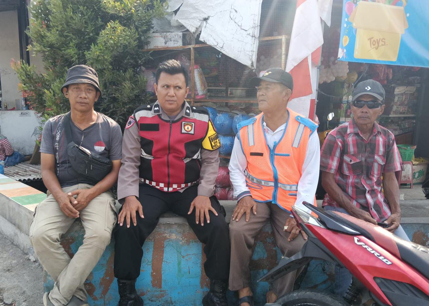 Bhabinkamtibmas Polsek Telagasari Sebar Himbauan TPPO Kepada Masyarakat Binaan