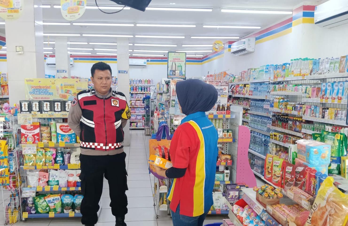 Personil Polsek Telagasari Laksanakan Patroli Rutin di Sekitar Pertokoan dan Objek Vital